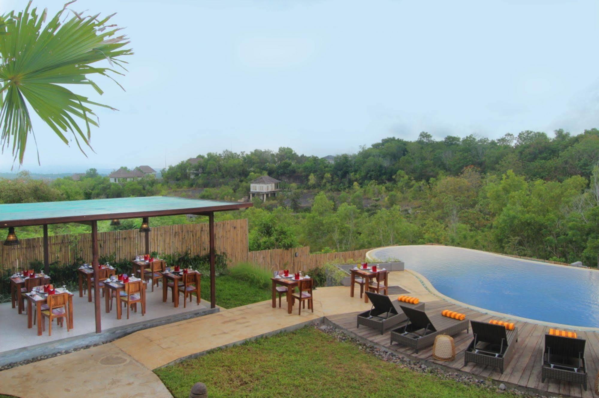 The Kirana Ungasan Villa Jimbaran  Exterior photo