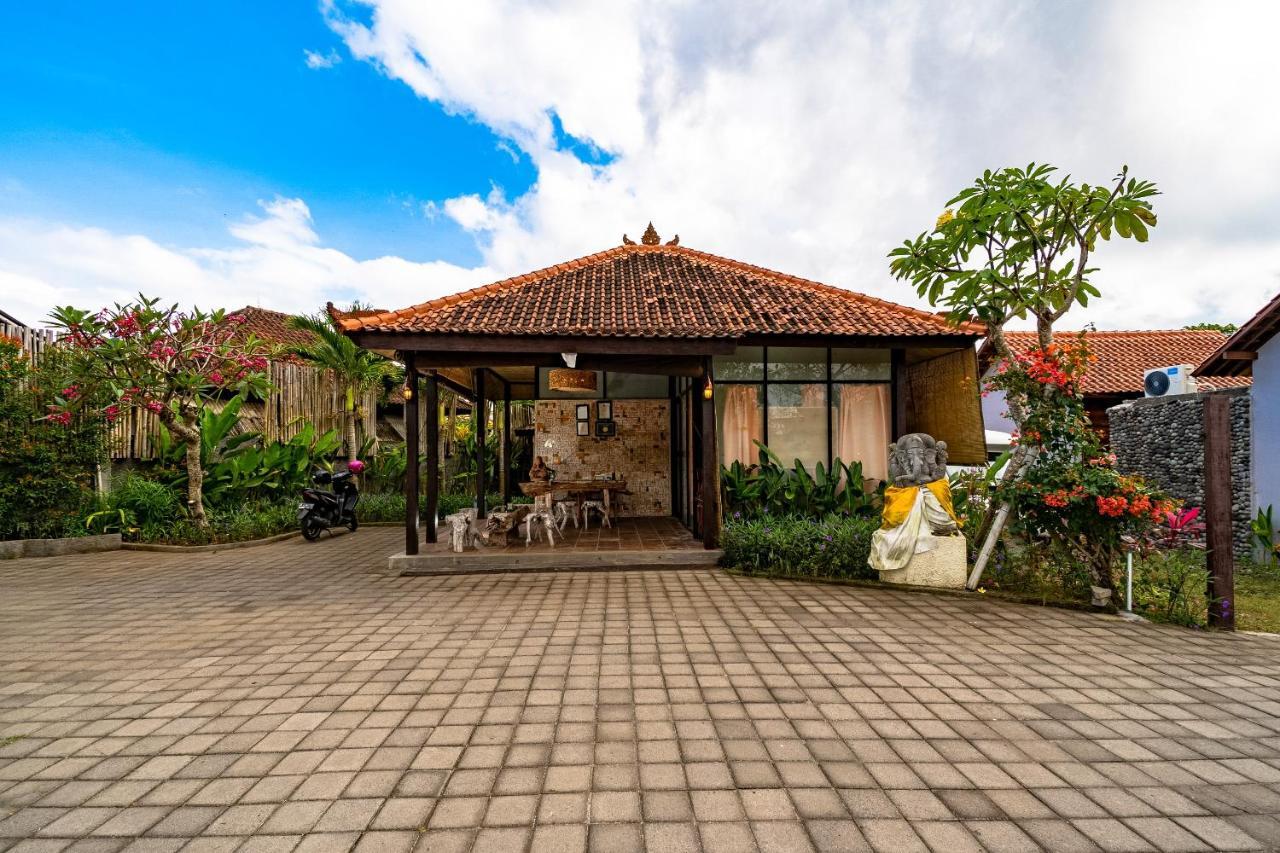 The Kirana Ungasan Villa Jimbaran  Exterior photo
